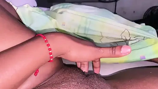 ГОРНИЧНАЯ МОКРЕЕТ С ЕЕ НОВЫМ ВИБРАТОРОМ