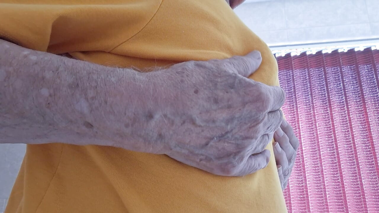 Di kamar mandi