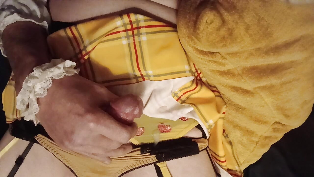 Panties are awesome to jerk in.