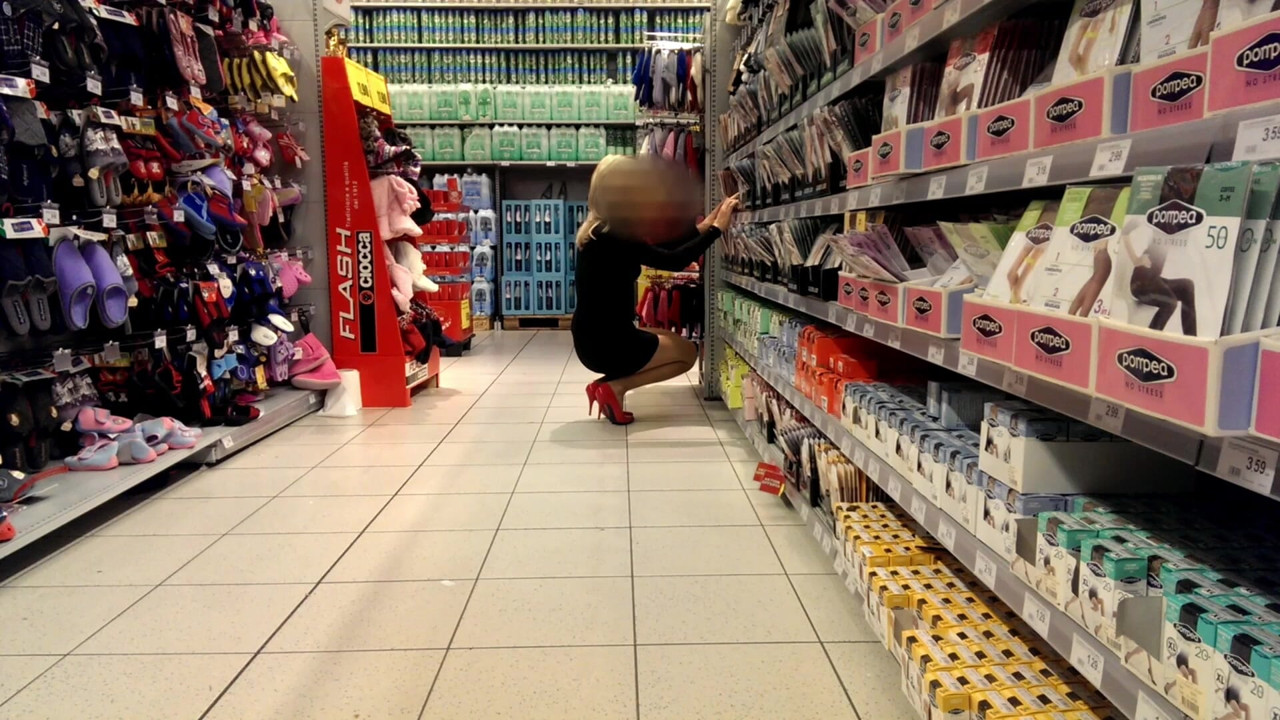 as a crossdresser in Italy buying tights