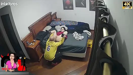 Ifood Teslimatçısı Popomu Boşaltı, Cuckold Ise Her Şeyi Temizledi!