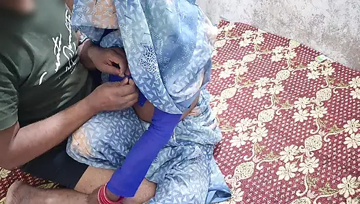 Индийская домохозяйка дези кончает внутрь, жестко трахает сексуальную киску и заходи внутрь