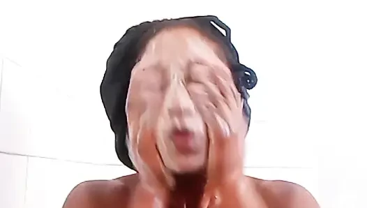 Wet pussy do you wanna fuck me