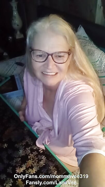 Sexy BBW Masturbates to Orgasm in a Private Chat!