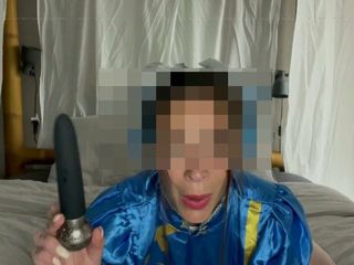 FK2 - MILF dressed as CHUN-LI gets her pussy fisted