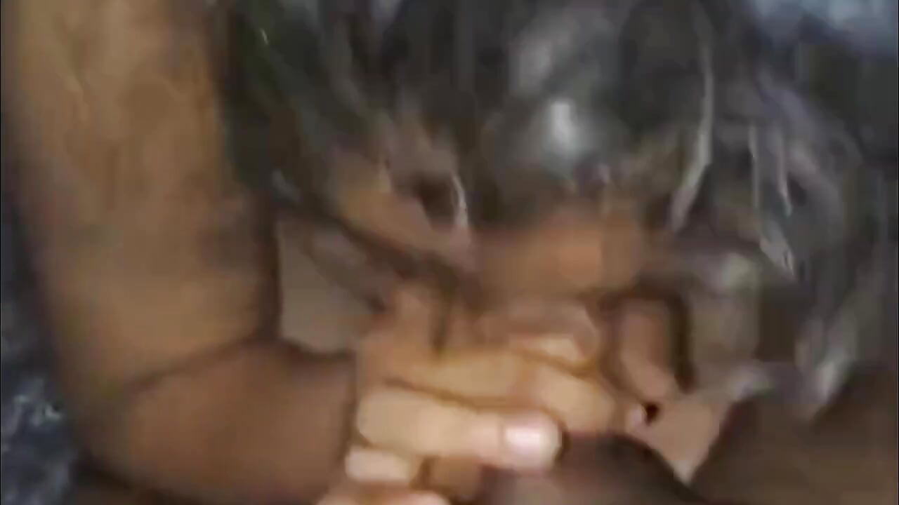Sperma kwam te voorschijn in de luide mond