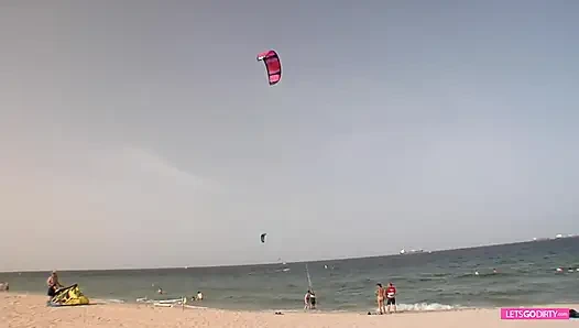 Perfektes teen zum ficken vom strand