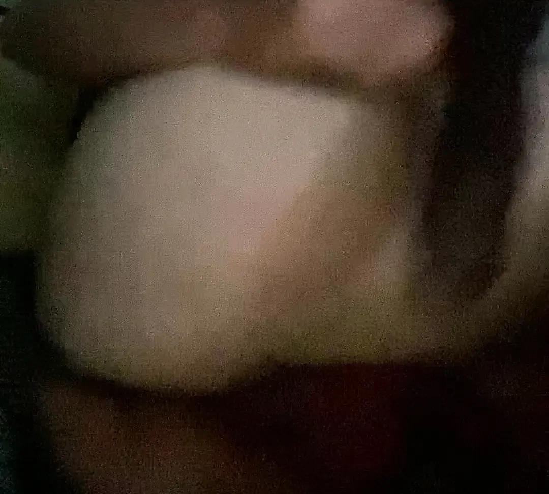תחת לבן פמבוי קרם BBC