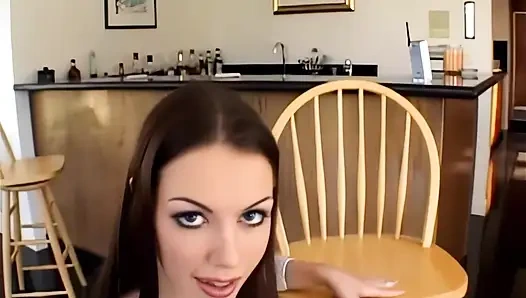 Алисия Алигатти: возвышенная Венера секса, очень сильно трахаемая в зад большим твёрдым членом