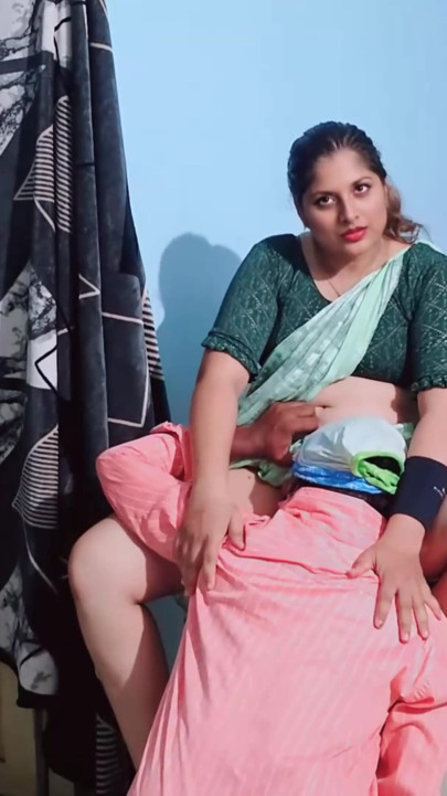 4K Gas Delivery Boy and Lonely Aunty Romance and Sex Secretly at Home | Clip 1