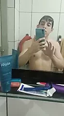 NO ESPELHO