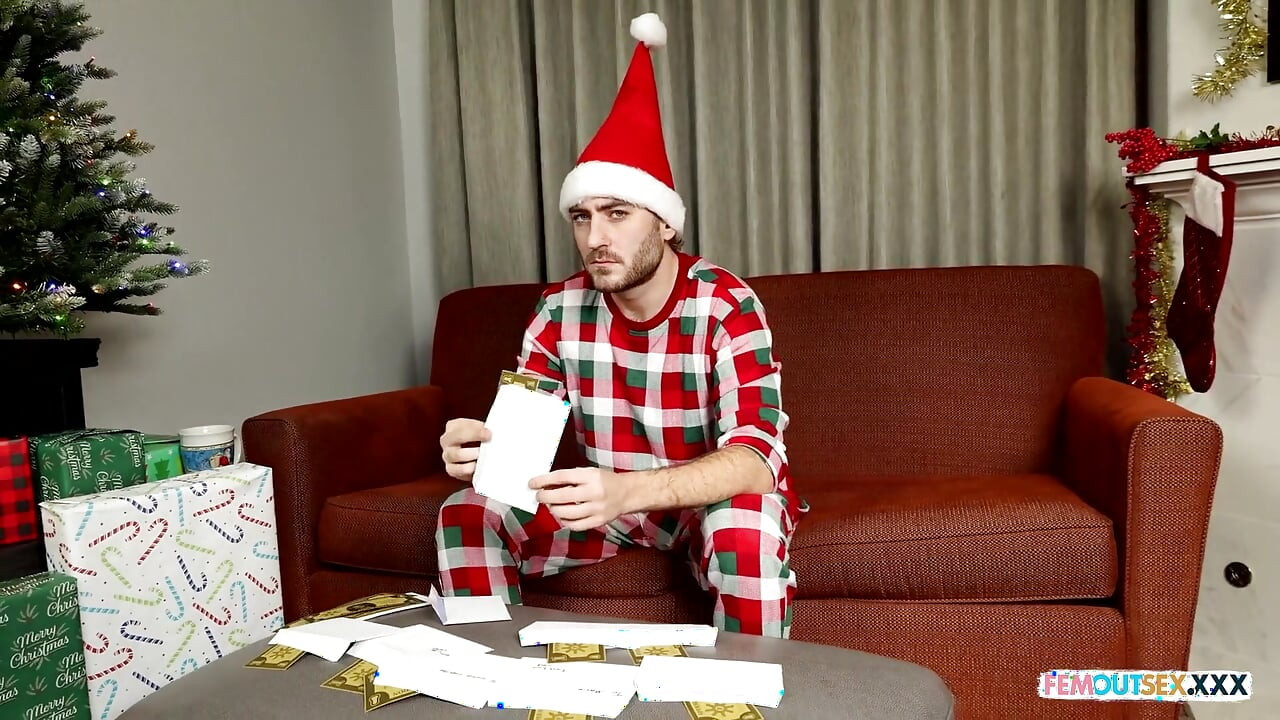 Femout XXX: Jill Pill's Festive Fuck