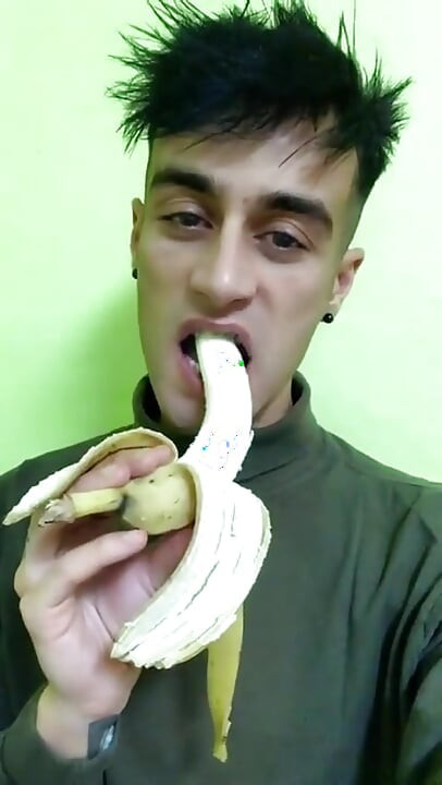 Yemek yeme fetişi - çıtır sesle muz çiğneme