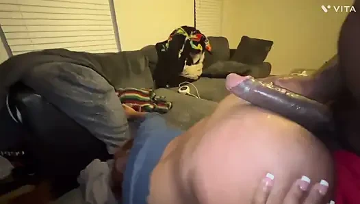 Baddie si cewek super semok ini lagi-lagi ngentot pantatku habis-habisan sampai dicrot di dalam!