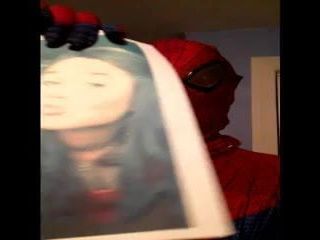 Spiderman hace homenaje a cumslutkatie