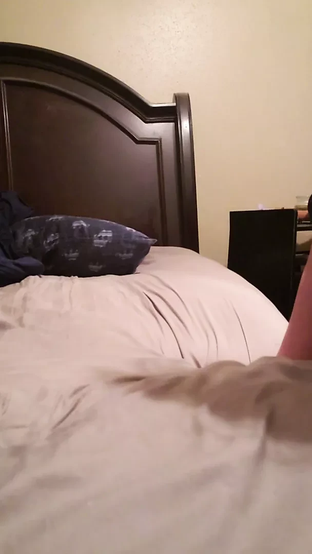 Ssbbw shows off her ass and pussy