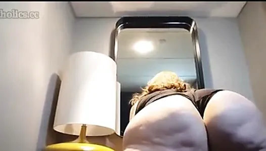 Granny Cellulite Ass and Thigh Shaking