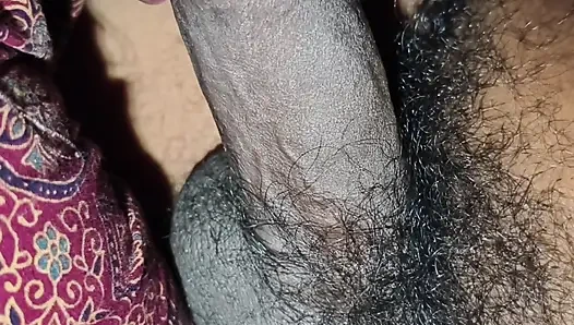 Gadis tamil asal mallu lagi asik nyepong kontol pagi-pagi