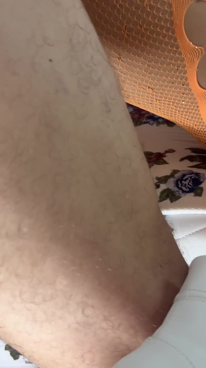 Spannender moment von "Ich lasse meine ganze milch in meinem dicken arsch und der muschi der vollbusigen stiefmutter"