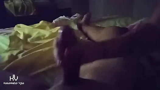Amatör evli kadın kocasını uyandırıyor