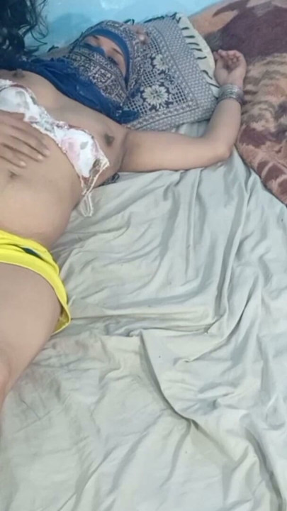 Desi Couple love masturbating and fingering before fuck | Clip 1