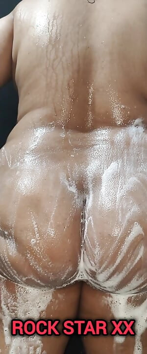 Desi Mallu Stepsister Full nude Showering