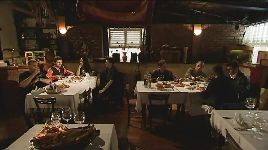 Celebră crimă sârbă Kingpin a flori fermecătoare Saler Victoria Slim în restaurare în timpul cinei logodna