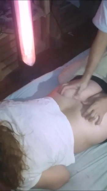 Masaža i doggy jebanje sa žutim tangama | Klip 2