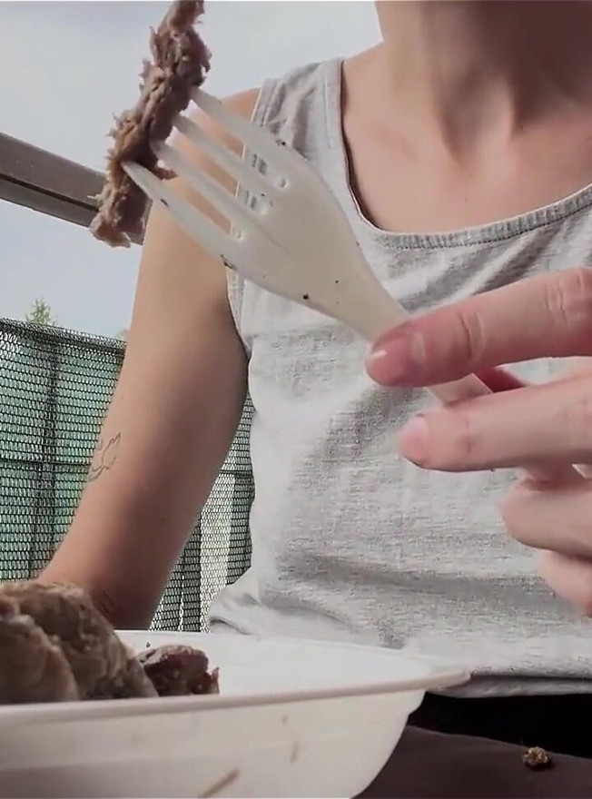 Lara Eats Meat, Then Fucks Blowjob and Creampie on the Couch