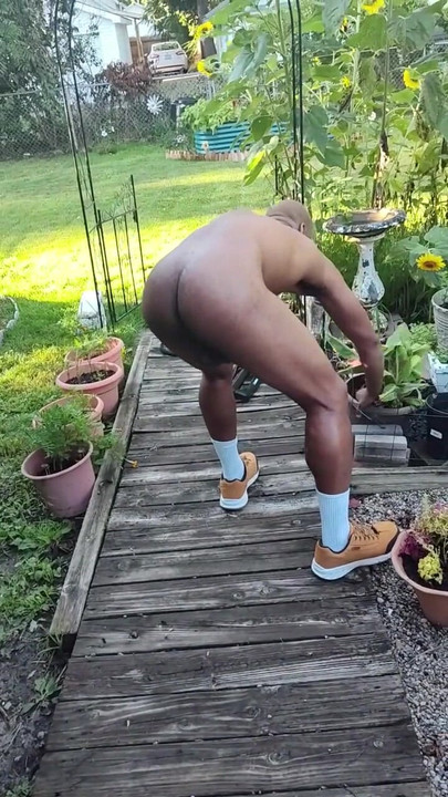 Goli vrtlar! Kennie Jai dobiva Airbnb i u javnosti | Isječak 1