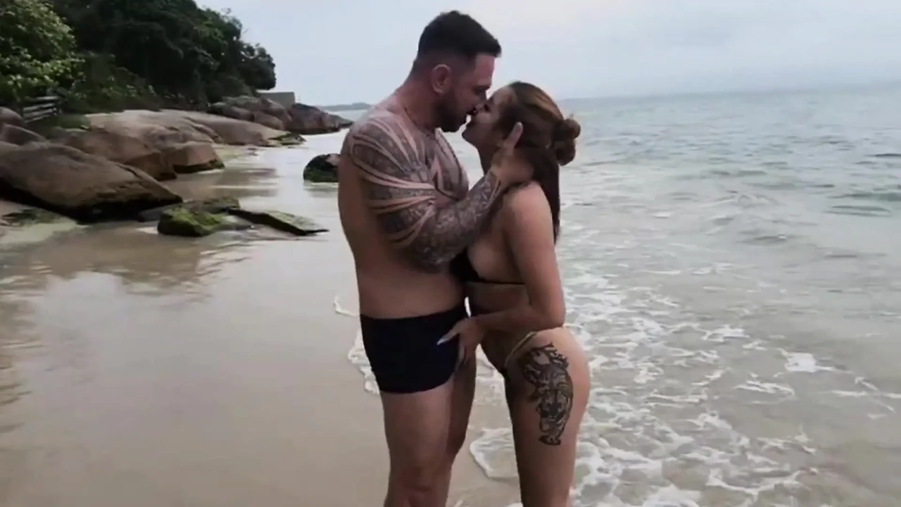 I Took the Hot Girl to the Beach, We Started to Make Out and We Fucked Right There