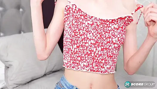 Mia Cheers'ın etli, parmakla doldurulmuş amcığı var