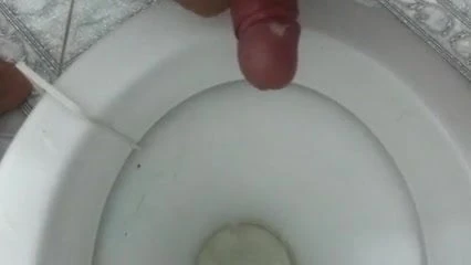 punheta no banheiro