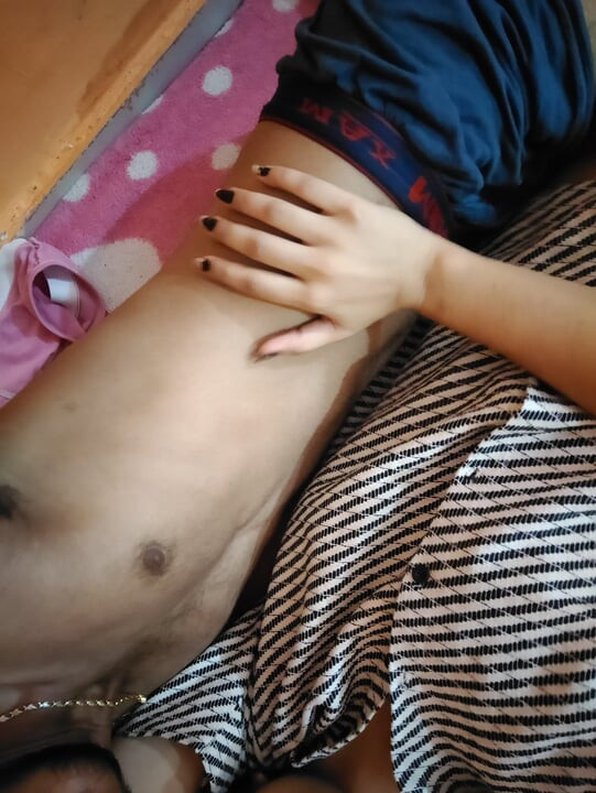 Mera poorv premi mujhe mere kamre men chod raha hai - kathin seks