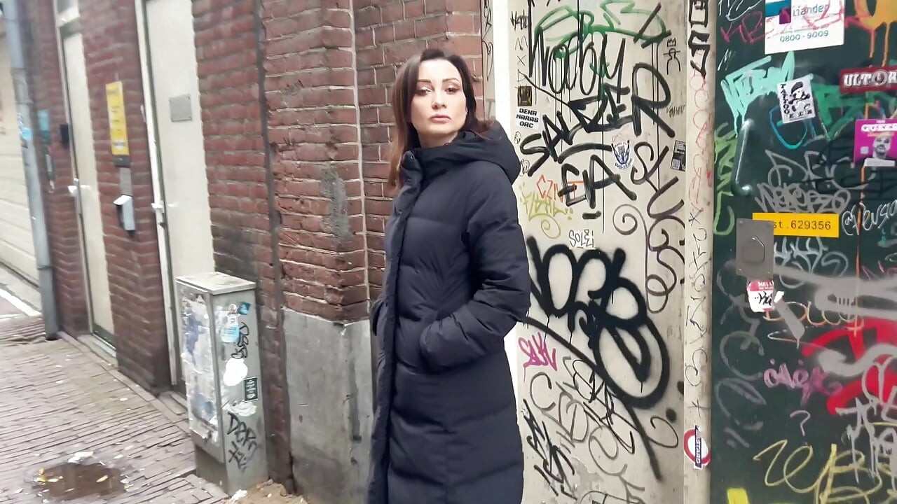 Fucking an Amsterdam Red Light District Hot White MILF Prostitute Bareback