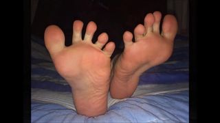 Sophie moves her sexy (size 36) feet