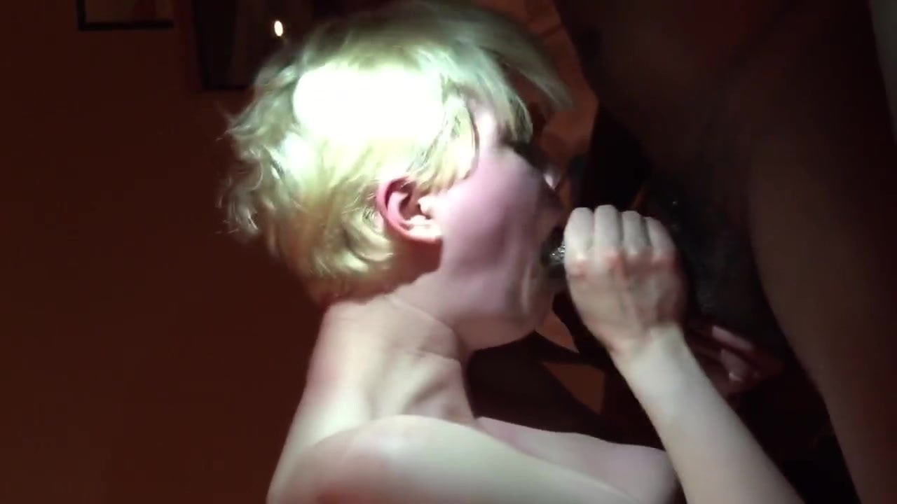 你的女孩在做什么