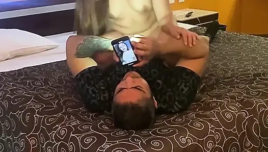 Yüksek topuklu ayakkabılarla anal sikişiyor