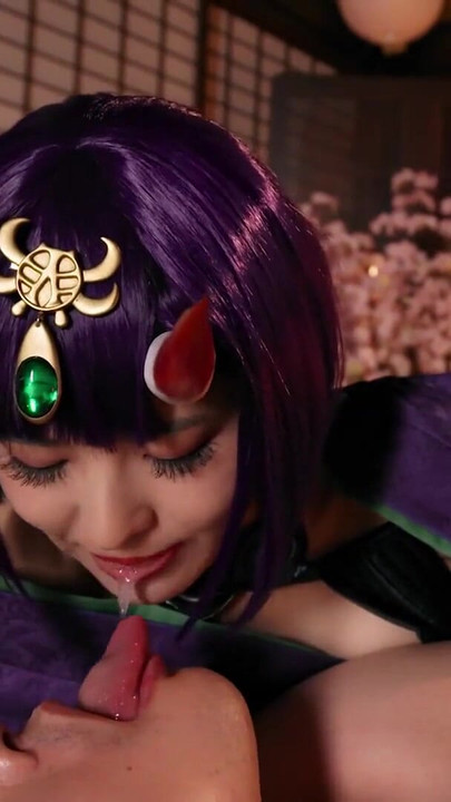 Khoảnh khắc mạnh mẽ từ "Cospuri Aika Suzumiya trong cosplay Douji shuten"