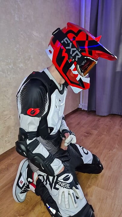 I Put on My Boyfriend's Mxgear, Cum Twice
