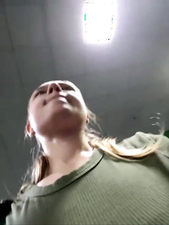 Fingering pussy in public jucielussie