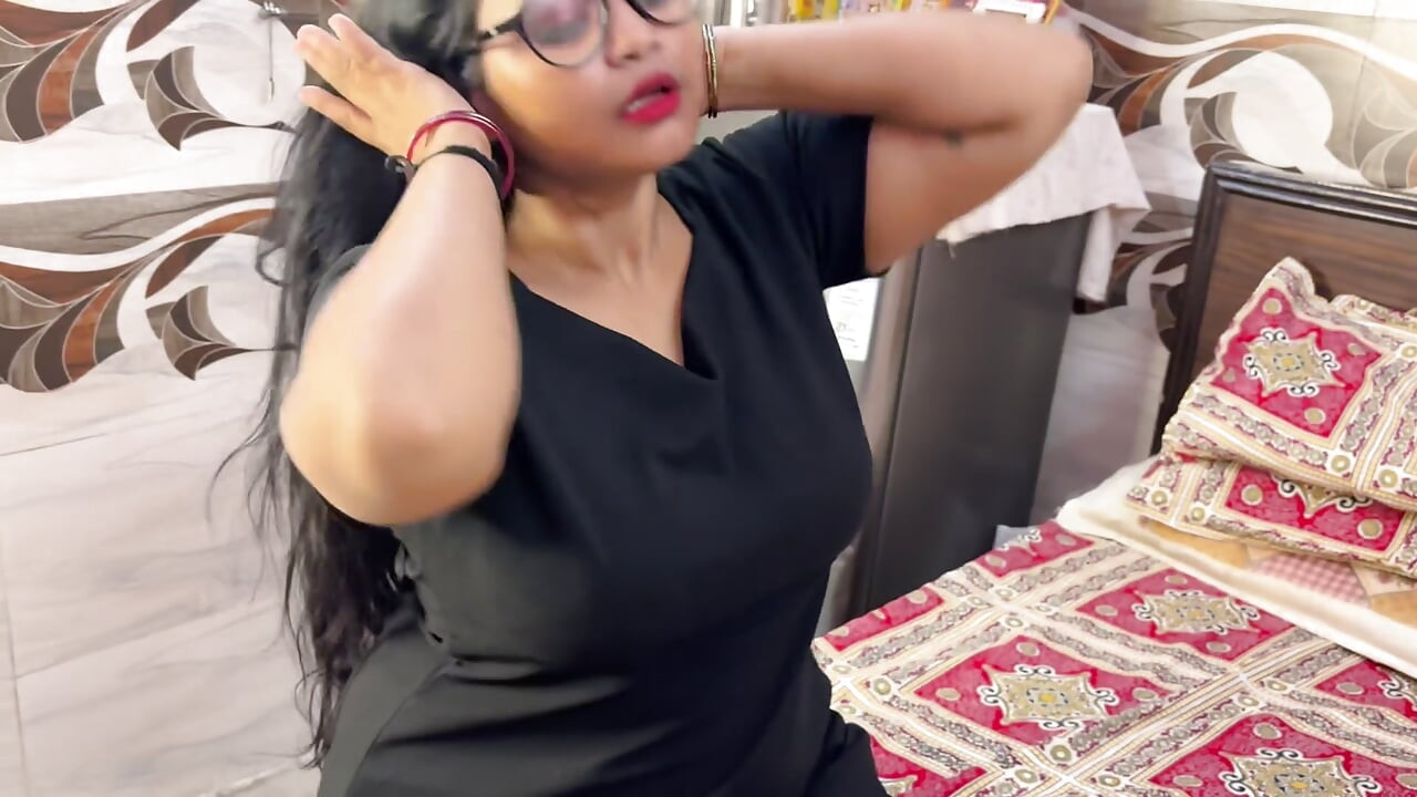 Horny Boss Tricked Office Girl With Cleaning Work And Fucked Her Tight Pussy Hard.