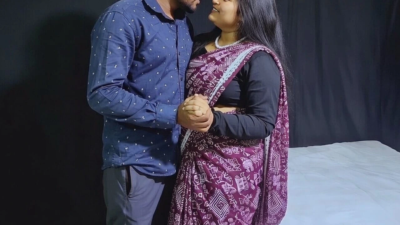 厌氧德西妻子的热前戏和与 Thrir 姐夫发生性关系