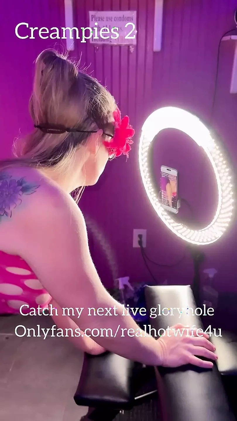 Realhotwife4u talking to her fans at a Live Stream creampie gloryhole party