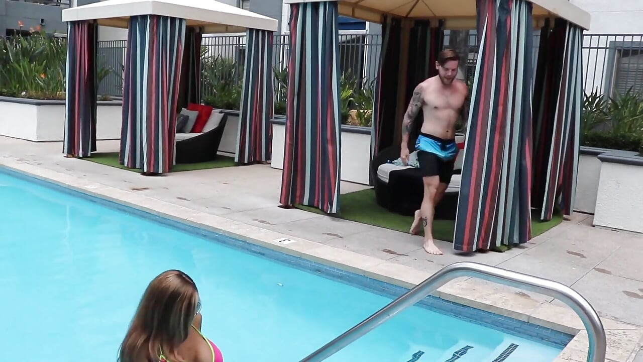 Slutty Trans Bimbo Neighbor Gets Anal Pounding & Creampie - Brittney Kade, Steve Rickz