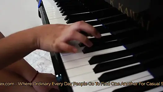 Daisy'nin çalmak istediği tek enstrüman piyano amcığı (gümüş tilkiler ve sıkı genç kutular)