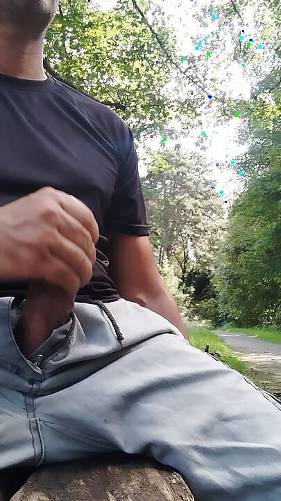 U parku drkam svoj kurac