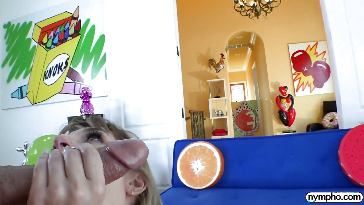 Angel Youngs este o nimfomană naturală