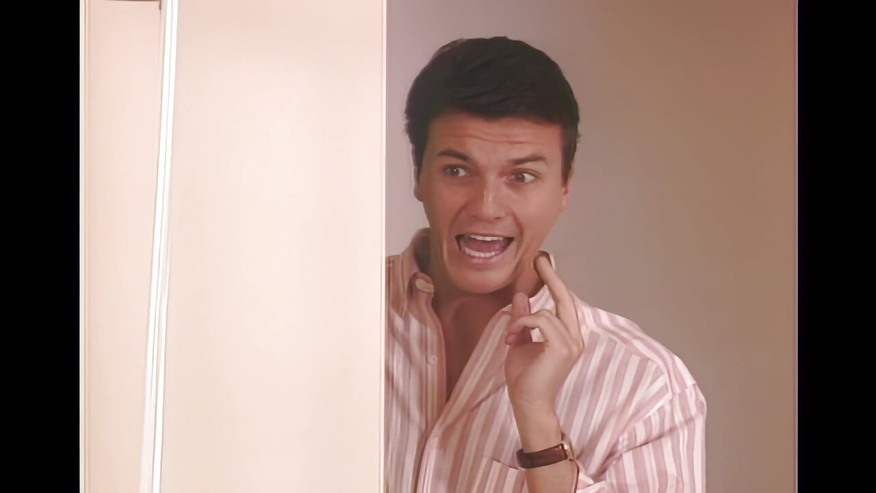 เด้งสุดฮอต– สาวงาม