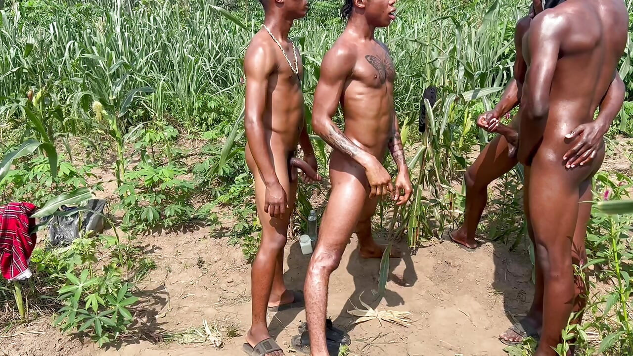 5 Hot Spicy Chics Got Fucked in the Cornfield